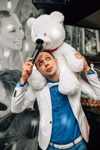 Мишка Тихон на плюшевой вечеринке в Daiquiri Bar Cанкт-Петербург
